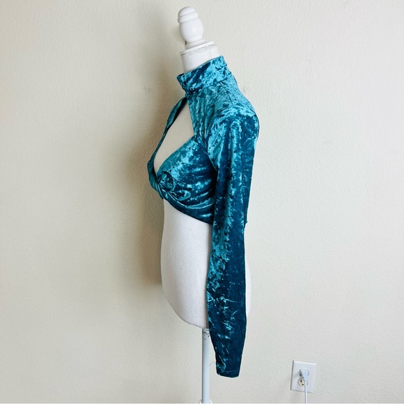 Blue Crushed Velvet Twist Front Cut Out Long Sleeve Crop Top - Picture 2 of 3